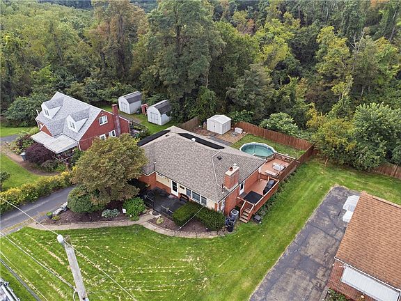 3rd image of 120 W Patty Ln