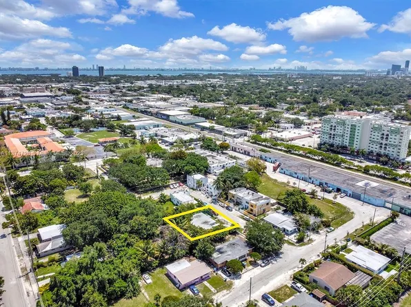 261 NW 73rd Ter, Miami, FL 33150