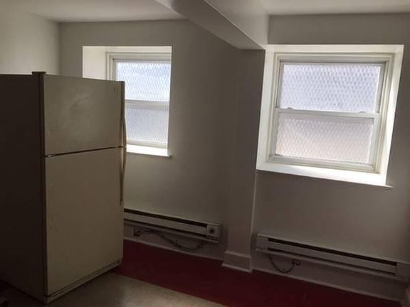 4th image of 1512 Lindley Ave #Basement