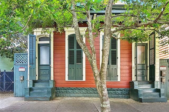 1st image of 627 Spain St