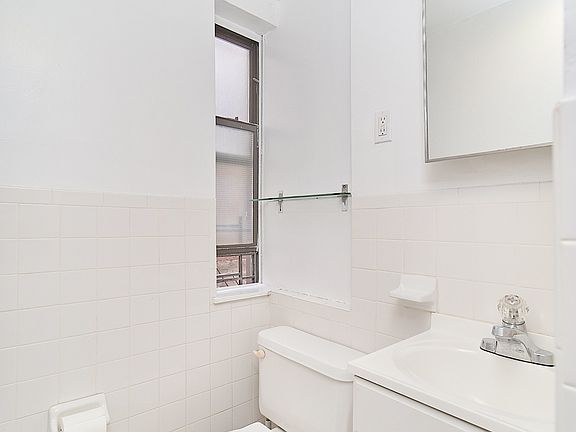 4th image of 313 E 95th St APT 20