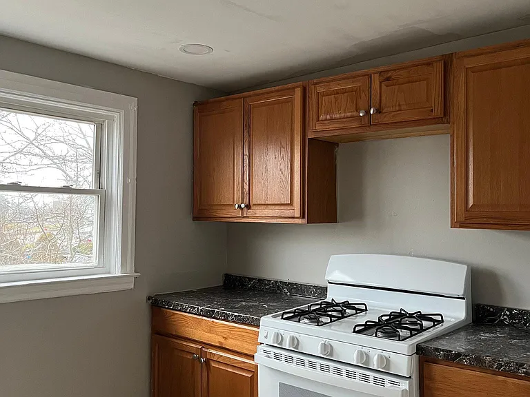 712 Main St #3 — Photo 4
