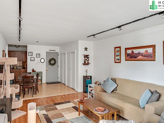 3rd image of 820 Ocean Pkwy APT 401