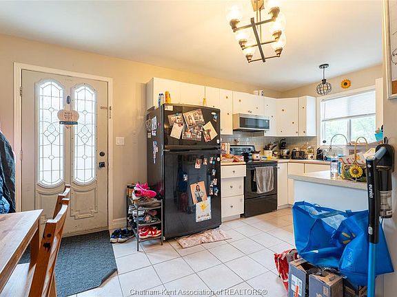 5th image of 8 Hampton Ct