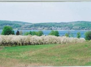 760 S Village View Ct, Suttons Bay, MI 49682