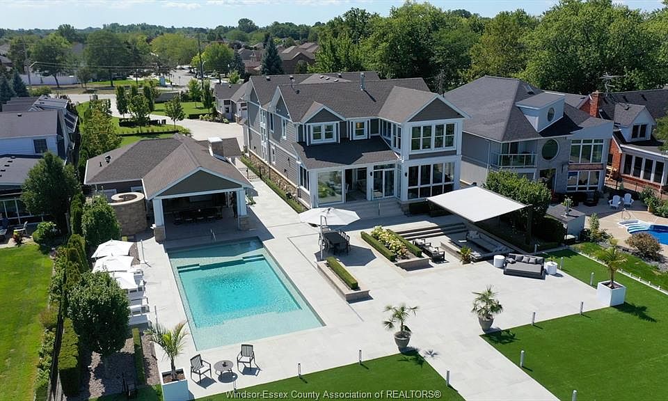 1st image of 11770 Riverside Dr E