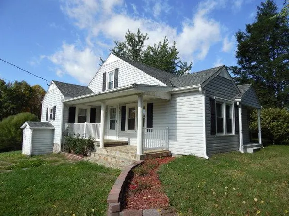 5616 Pipers Gap Rd, Galax, VA 24333