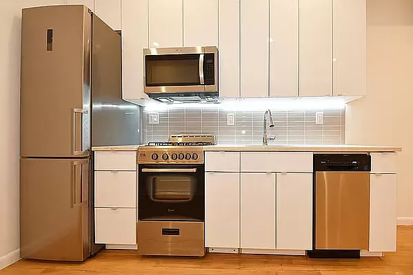 Rented by Buchbinder & Warren | media 29