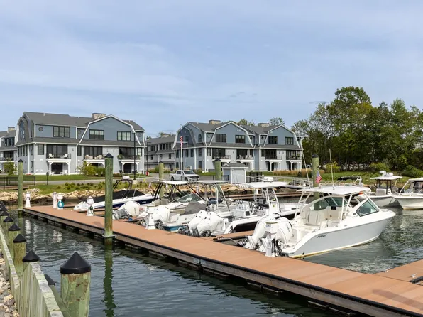 28 Little Bay Drive #28, Dover, NH 03820
