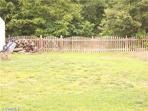 3rd image of 6788 Sassafras Dr