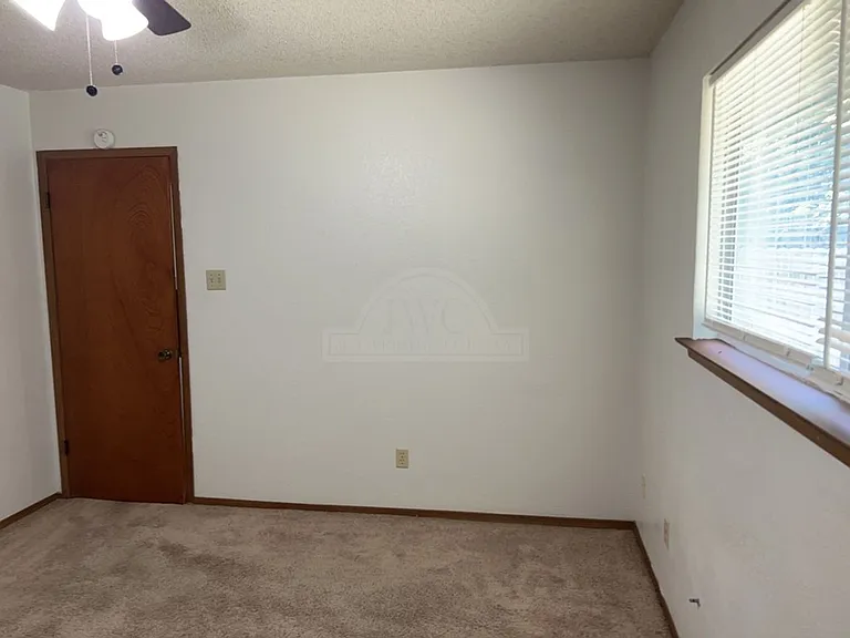 2019 Dickens Dr — Photo 15