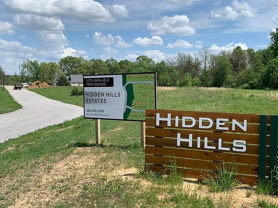 1st image of Hidden Hills Dr #9