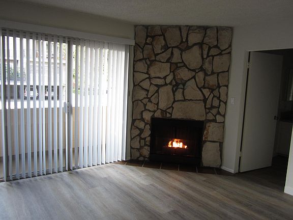 4th image of 1155 S Barrington Ave APT 101