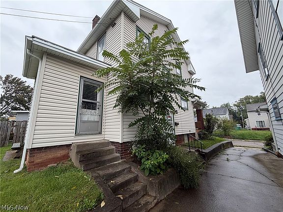 4th image of 2406 Nicholas Pl NW