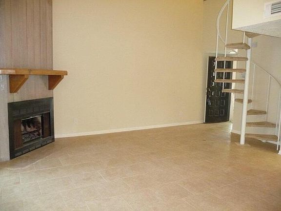 2nd image of 7831 Niagara Ave #7831