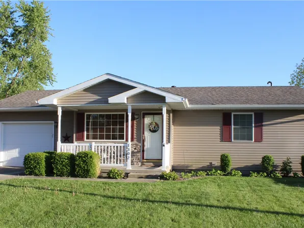 1302 W South 11th St, Shelbyville, IL 62565