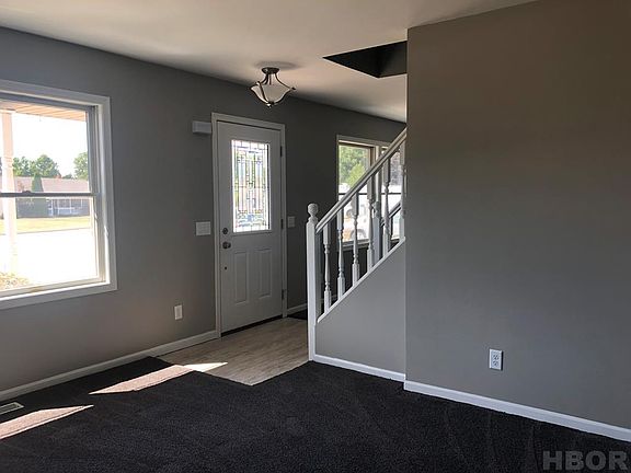 4th image of 812 Central Ave