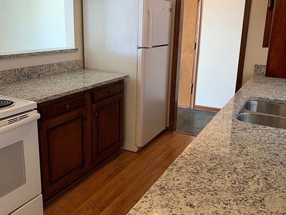 5th image of 765 Garland Pl APT 2C