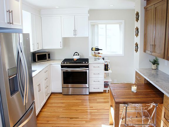 3rd image of 1285 S Beach Ct