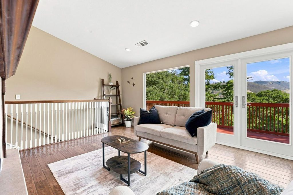 9845 Palisade Drive 5