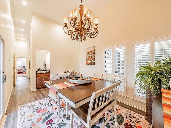 4th image of 5912 Meadow Wood Ln