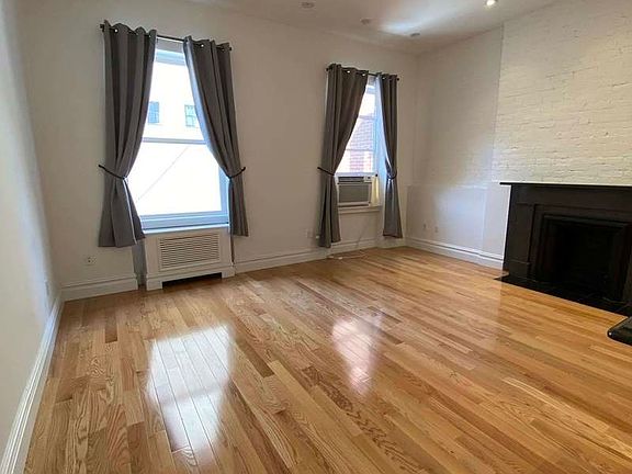 3rd image of 22 E 84th St #4B