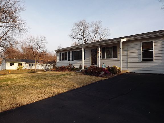 2nd image of 1715 Rose Crest Dr