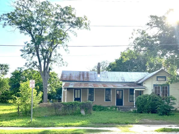 312 N Lavernia Street, Marion, TX 78124