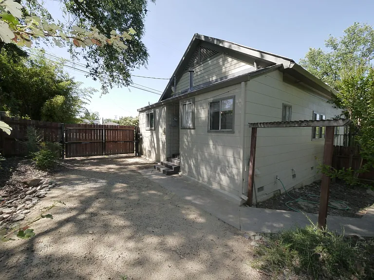 116 S Arroyo Seco St — Photo 12