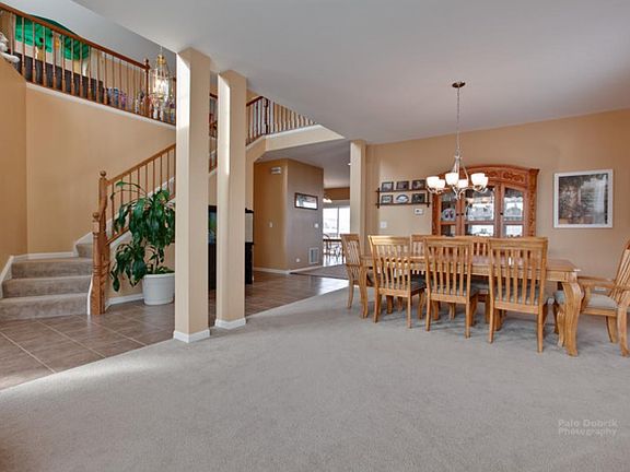 3rd image of 450 Bedford Ln