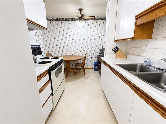 5th image of 92 Mount Albion Rd