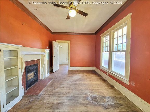 3rd image of 859 Anaconda Ave