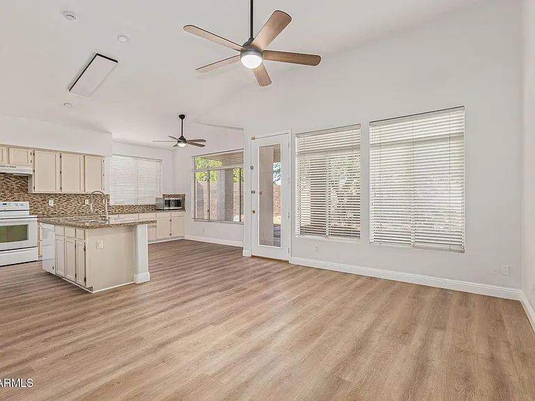 15213 N 55th Way — Photo 15