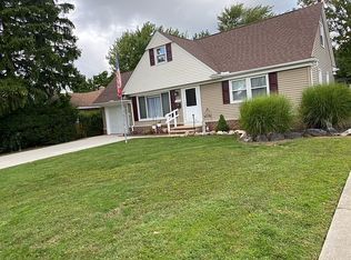 1243 Blanchester Rd, Lyndhurst, OH 44124