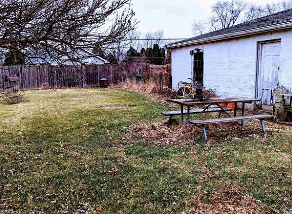 3rd image of 408 Vincent Ave