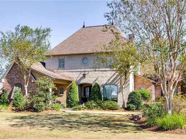 122 Columns Dr, Alexandria, LA 71303