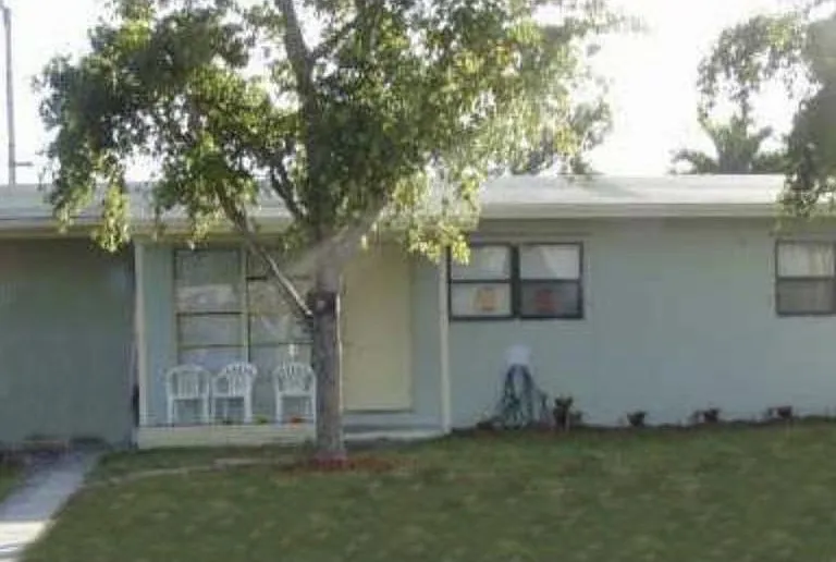 612 SW 24th Ave — Photo 2