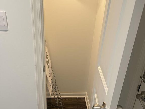 4th image of 7 Pin Oak Dr
