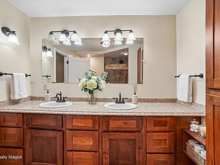 166 Mount Royal Dr — Photo 18