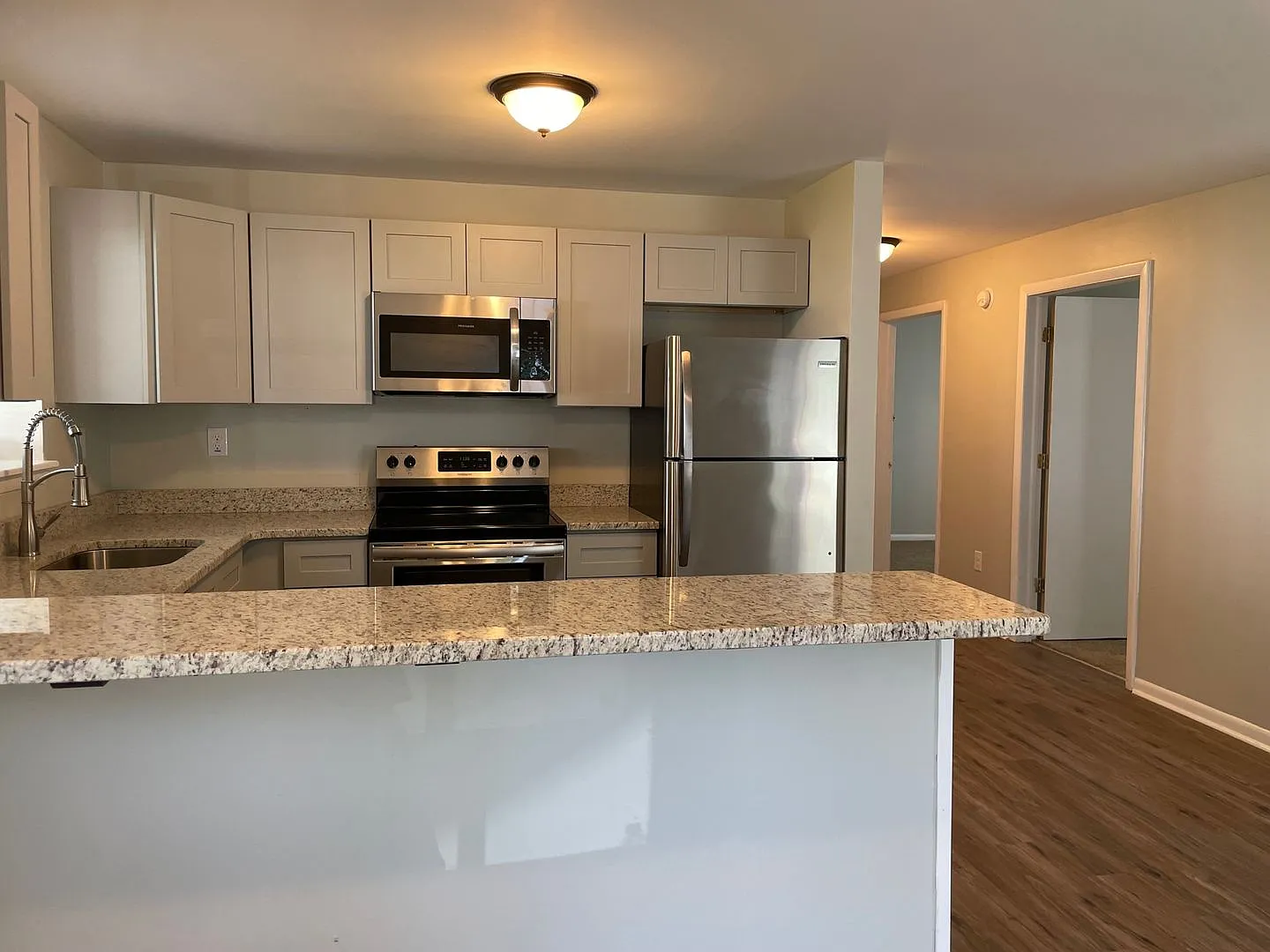 Hudson Terrace Apartments — Photo 3