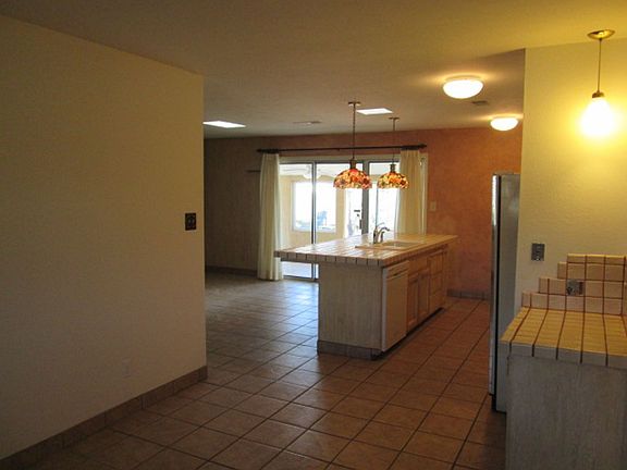 4th image of 3232 Reina Dr NE
