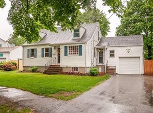 7 White Cir, Wakefield, MA 01880