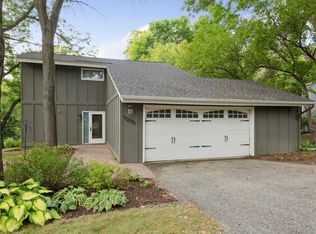 112015 Warner Cir, Chaska, MN 55318