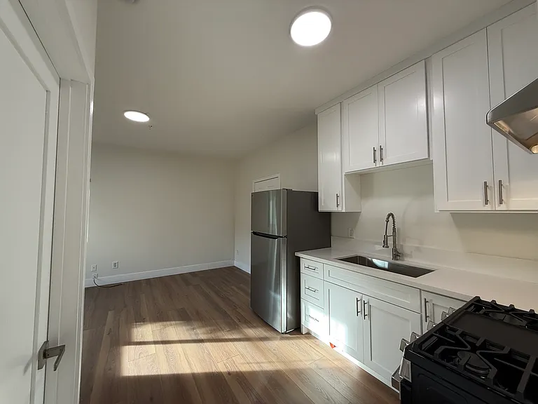 1119 N Coronado St #210 — Photo 7