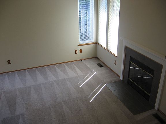 Living Room With Gas Fireplace.