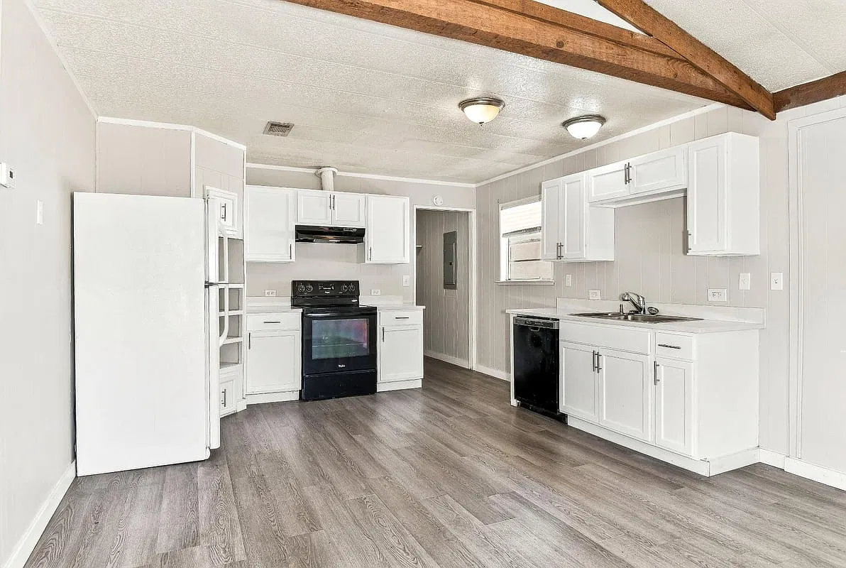 1410 Karen Dr — Photo 3