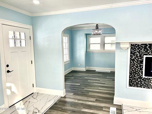 5th image of 1953 Talbot St