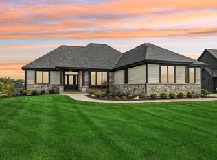 N41W23800 Century Farm Rd, Pewaukee, WI 53072