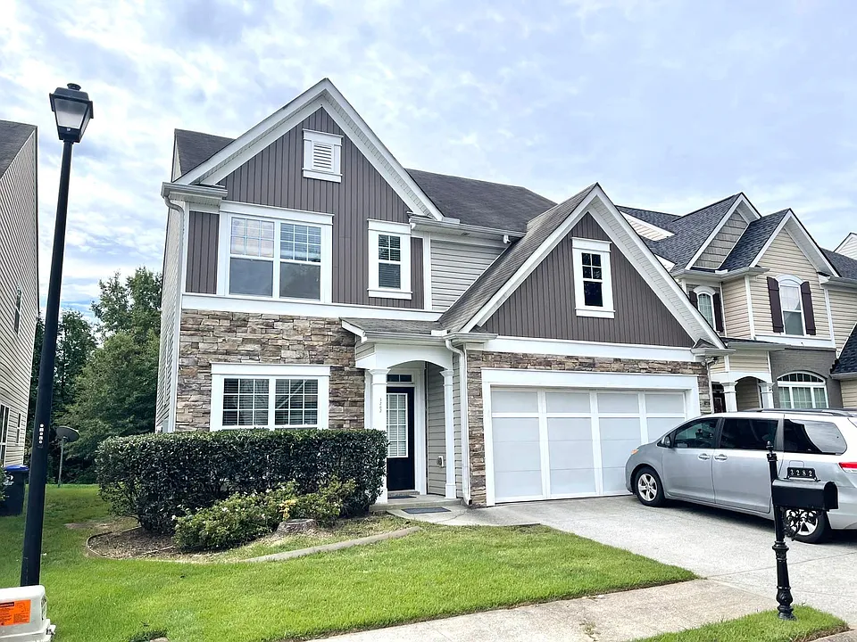3282 Briaroak Dr