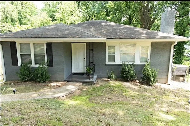 1441 Andrews St NW #A — Photo 2